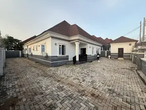 3bdrm Bungalow in Shimex, Lugbe District for sale