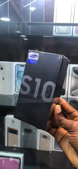 New Samsung Galaxy S10 128 GB Black