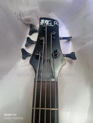 Ibanez Sr305eb Glo 5-Strings Bass Guitar