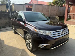 Toyota Highlander 3.5L 4WD 2013 Red