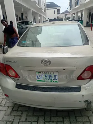 Toyota Corolla 2010 Silver