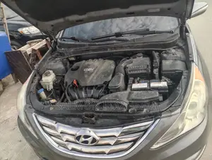 Hyundai Sonata Limited 2.0T Sedan (2.0L 4cyl 6A) 2013 Brown