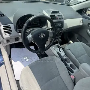 Toyota Corolla LE Special Edition 4dr Sedan (1.8L 4cyl 4A) 2013 Blue