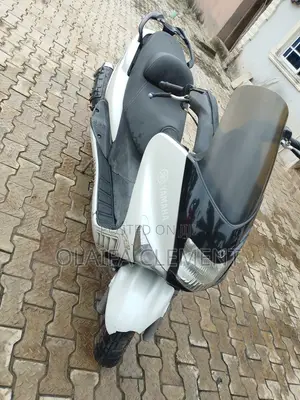 Yamaha Majesty 2007 White