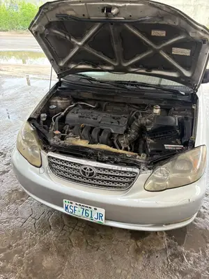 Toyota Corolla 2025 Silver