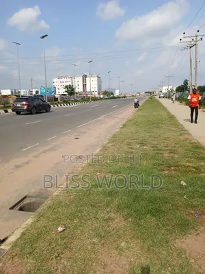 Very Strategic 4400sqm Commercial in Katampe