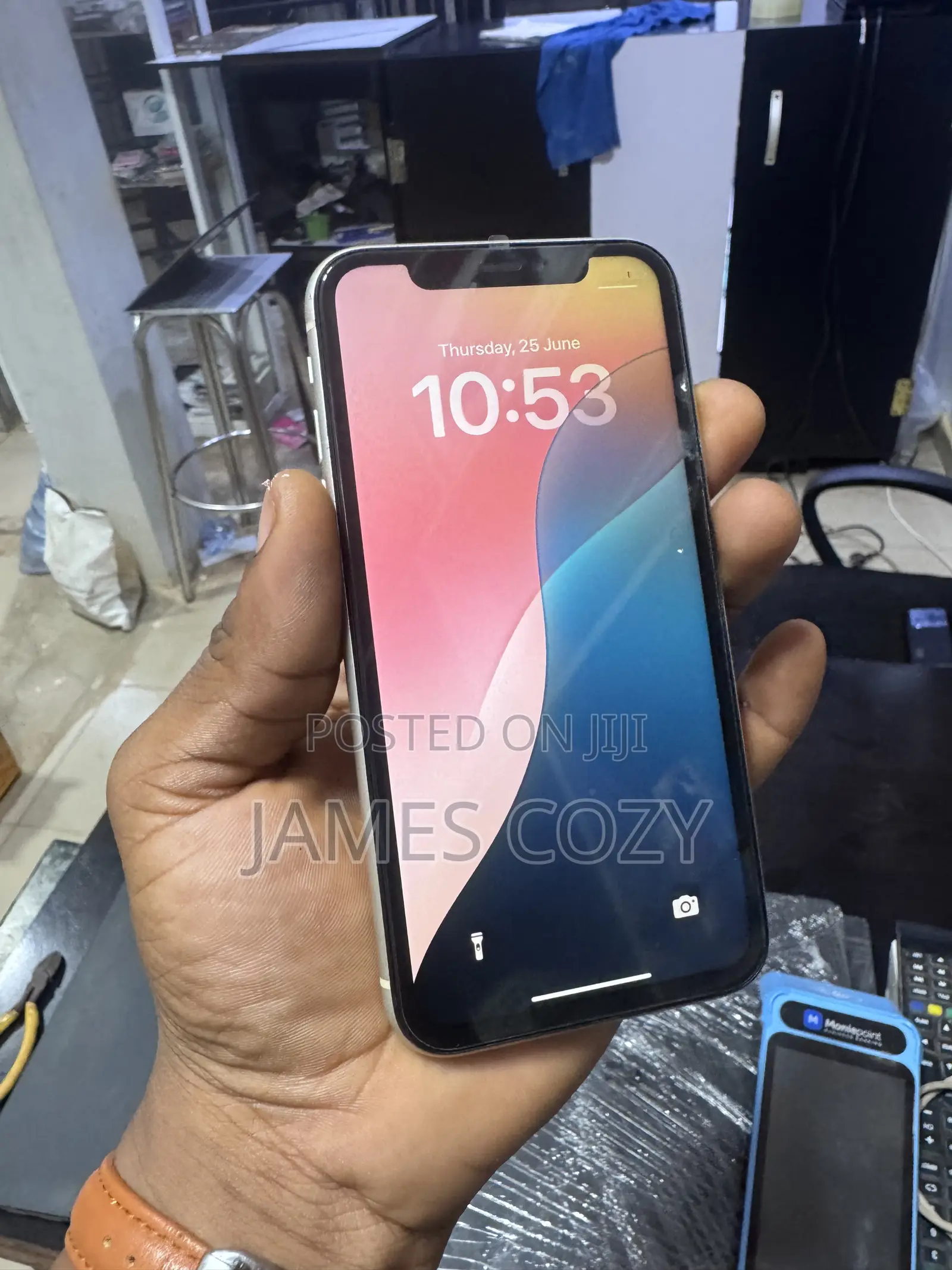 Apple iPhone 11 64 GB White