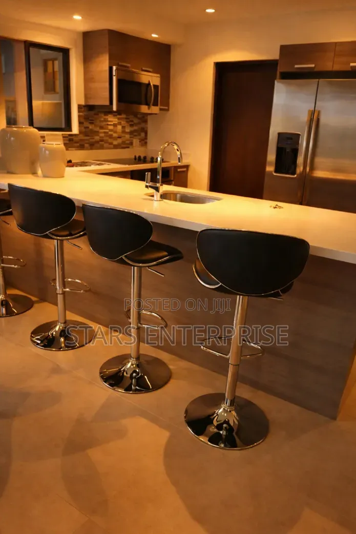 Bar Stool / Modern Swivel Bar Chair