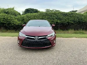 Toyota Camry 2017 Maroon