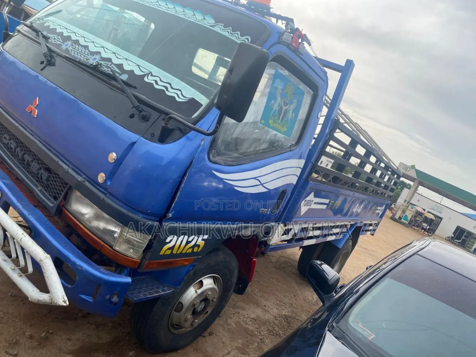 Mitsubishi Canter 2010 Blue