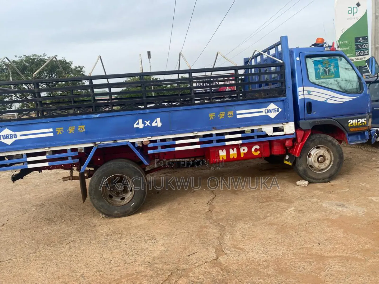 Mitsubishi Canter 2010 Blue