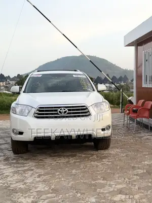 Toyota Highlander Limited 2011 White