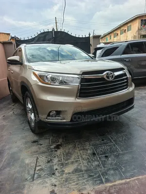 Toyota Highlander 2015 Gold