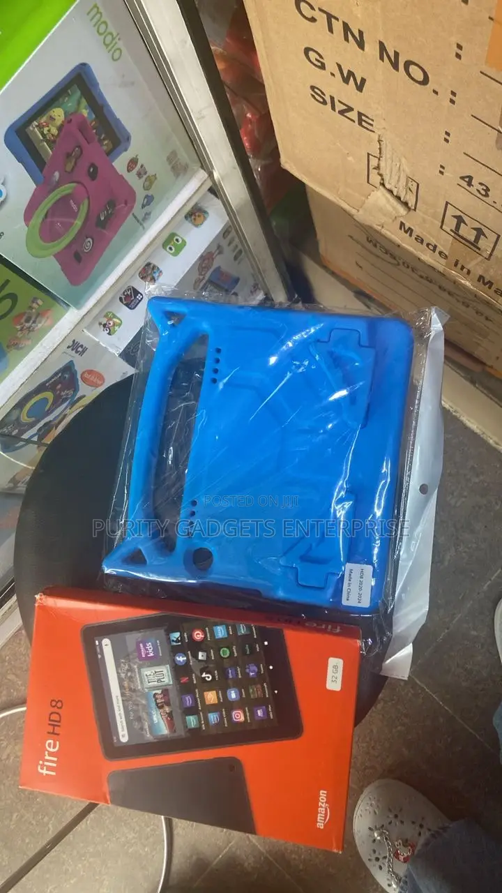 New Amazon Fire HD 8 32 GB Blue