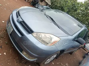 Toyota Sienna 2005