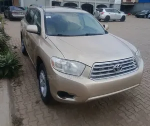 Toyota Highlander 2009 Gold