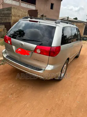 Toyota Sienna 2008 Silver