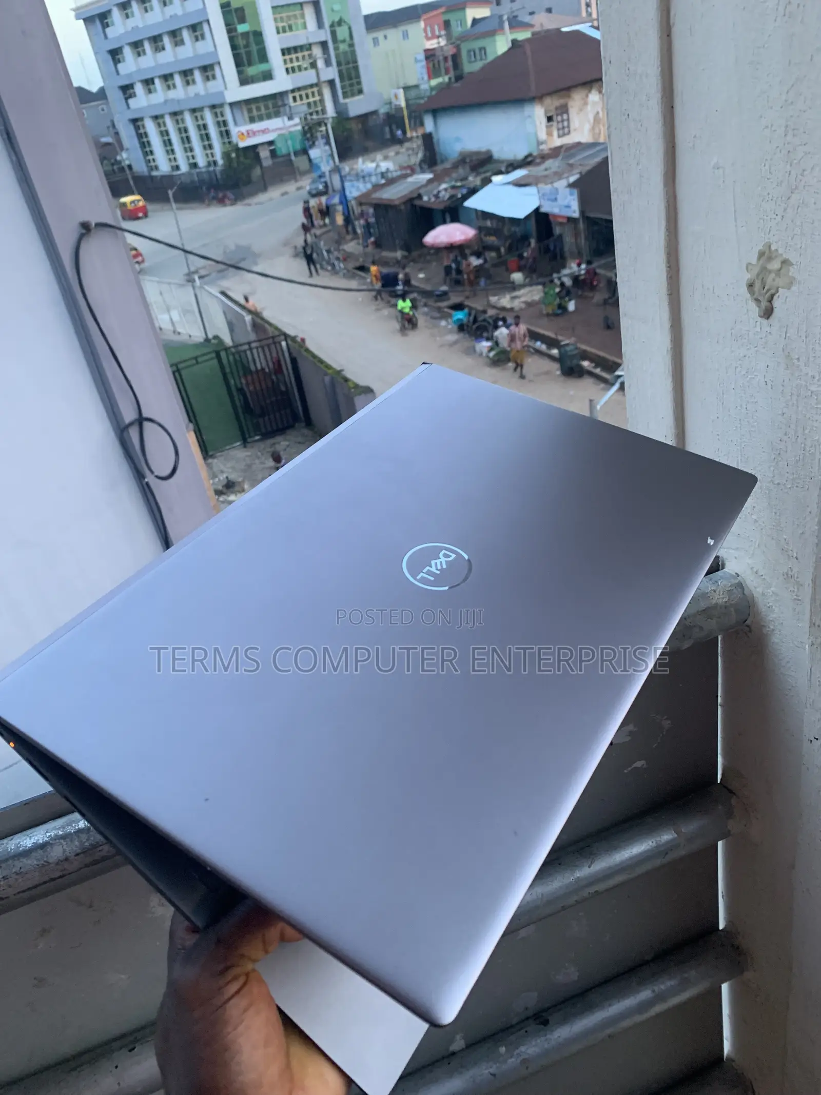 Laptop Dell Vostro 7510 16GB Intel Core i5 SSD 512GB