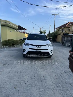 Toyota RAV4 SE AWD (2.5L 4cyl 6A) 2016 White
