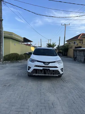 Toyota RAV4 SE AWD (2.5L 4cyl 6A) 2016 White