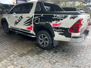Toyota Hilux 2020 White