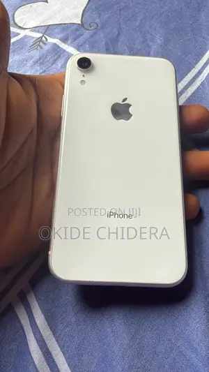 Apple iPhone XR 64 GB White