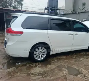 Toyota Sienna 2015 White