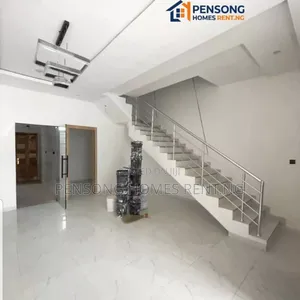 3bdrm Duplex in Chevron Tall Gate for rent