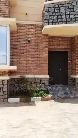 4bdrm Duplex in Zone B for rent