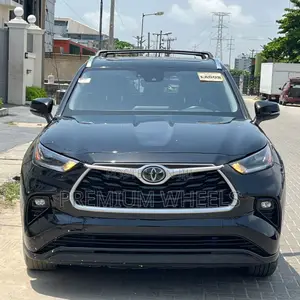 Toyota Highlander 2022 Black
