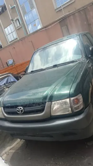 Toyota Hilux 2004 Green