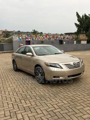 Toyota Camry LE 4dr Sedan (2.4L 4cyl 5A) 2009 Gold