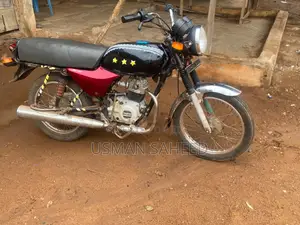 Bajaj Boxer 2025 Red