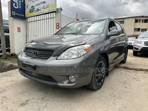 Toyota Matrix XR Hatchback FWD (1.8L 4cyl 4A) 2005 Gray