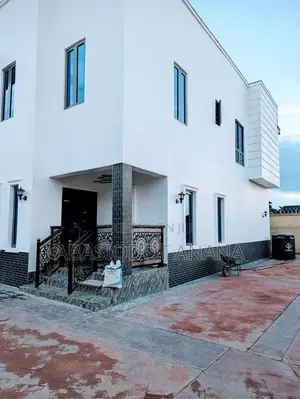 4bdrm Duplex in Main Shelter Estate, Uyo for rent