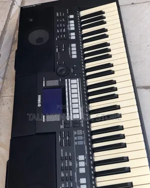 Yamaha PSR S-550