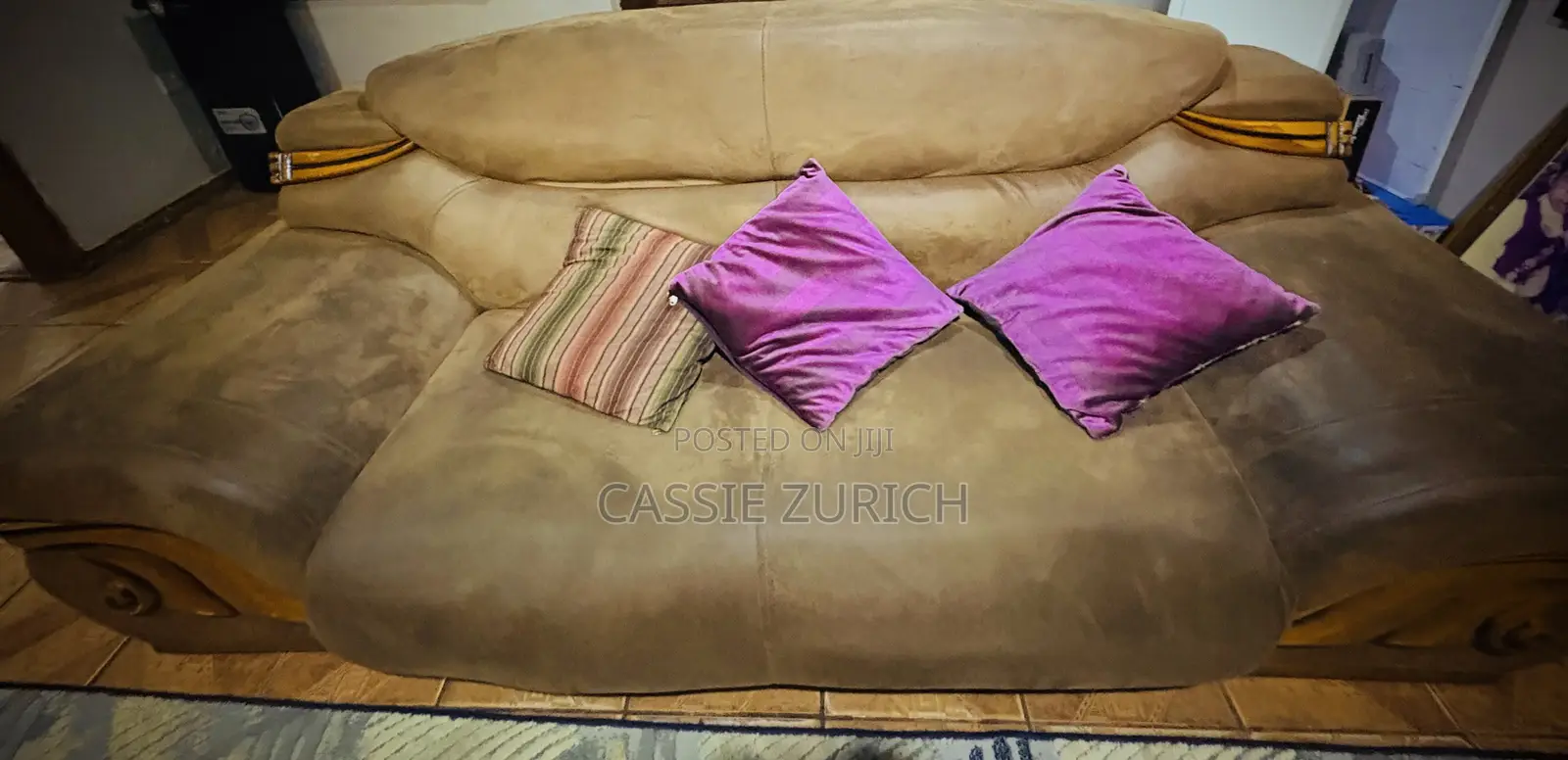 7 Seaters Chair Set With Free Throw Pillows