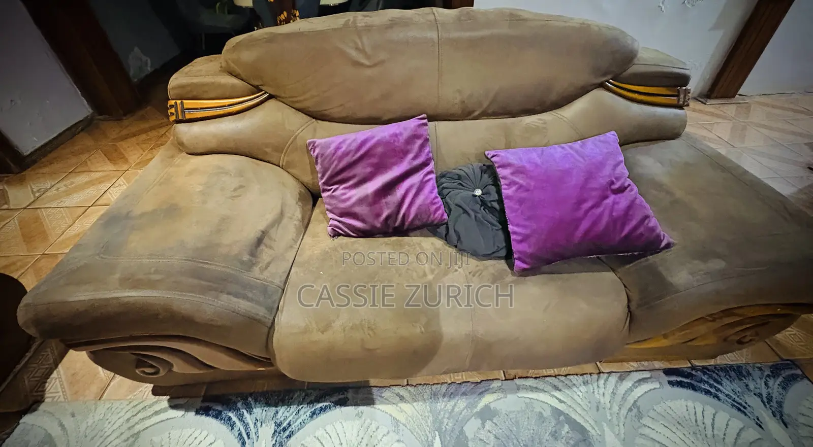 7 Seaters Chair Set With Free Throw Pillows