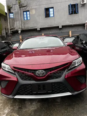 Toyota Camry 2018 Red