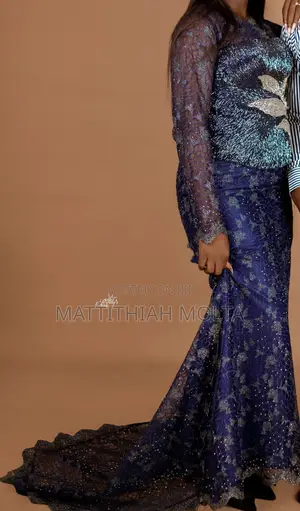 Fully Beaded Lace Blouse And Skirt With Detachable.