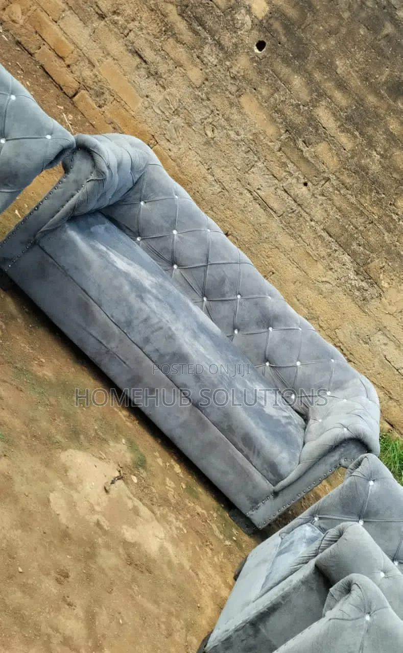 7 Seaters Chesterfield Sofa Set Barely Used