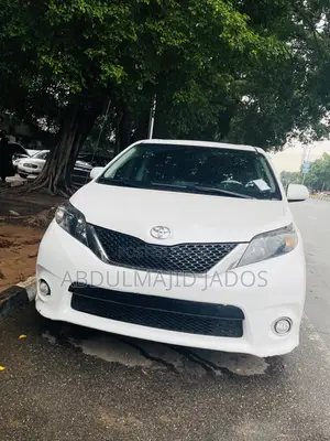 Toyota Sienna 2013 White