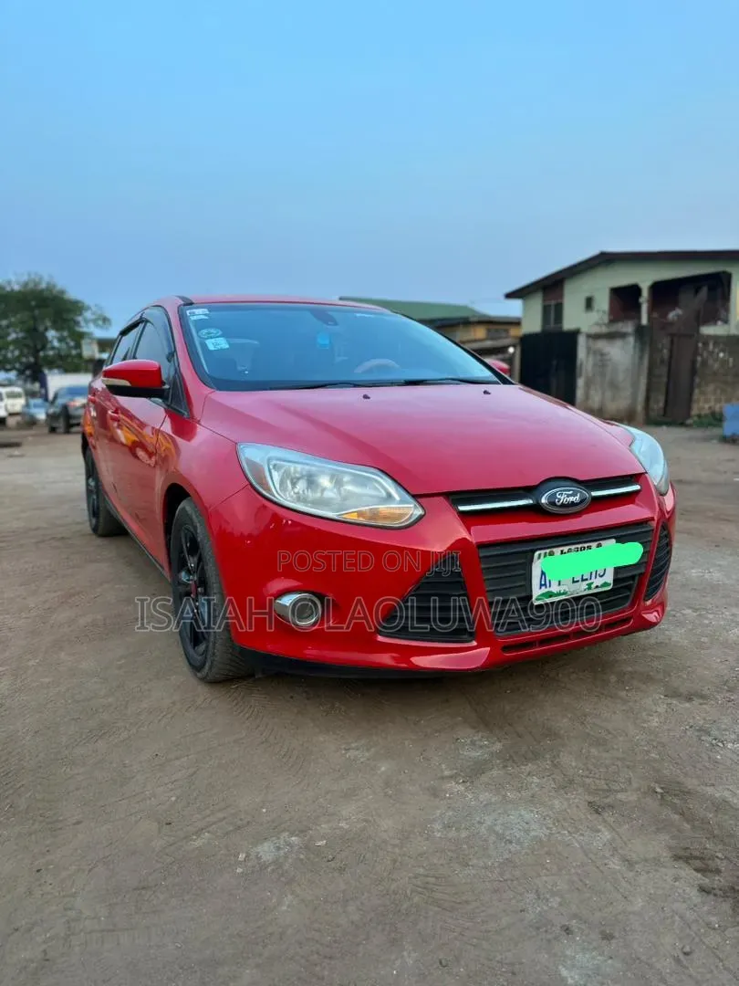Ford Focus 2014 Red