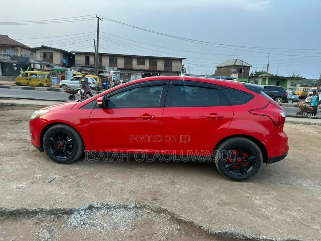 Ford Focus 2014 Red