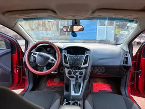 Ford Focus 2014 Red