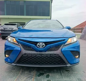 Toyota Camry SE (2.5L 4cyl 8A) 2019 Blue