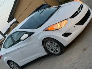Hyundai Elantra 2012 White
