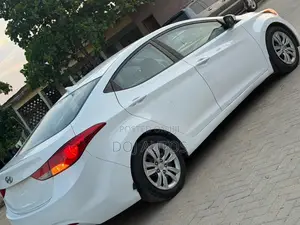 Hyundai Elantra 2012 White