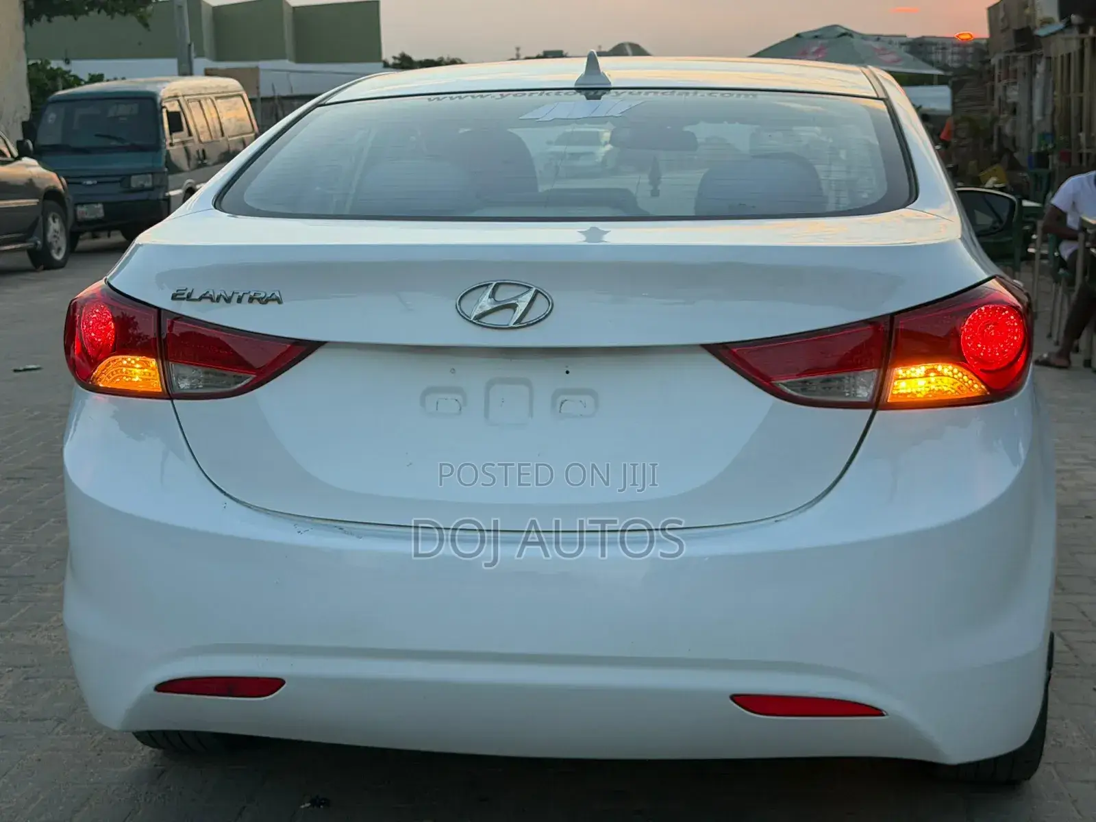 Hyundai Elantra 2012 White