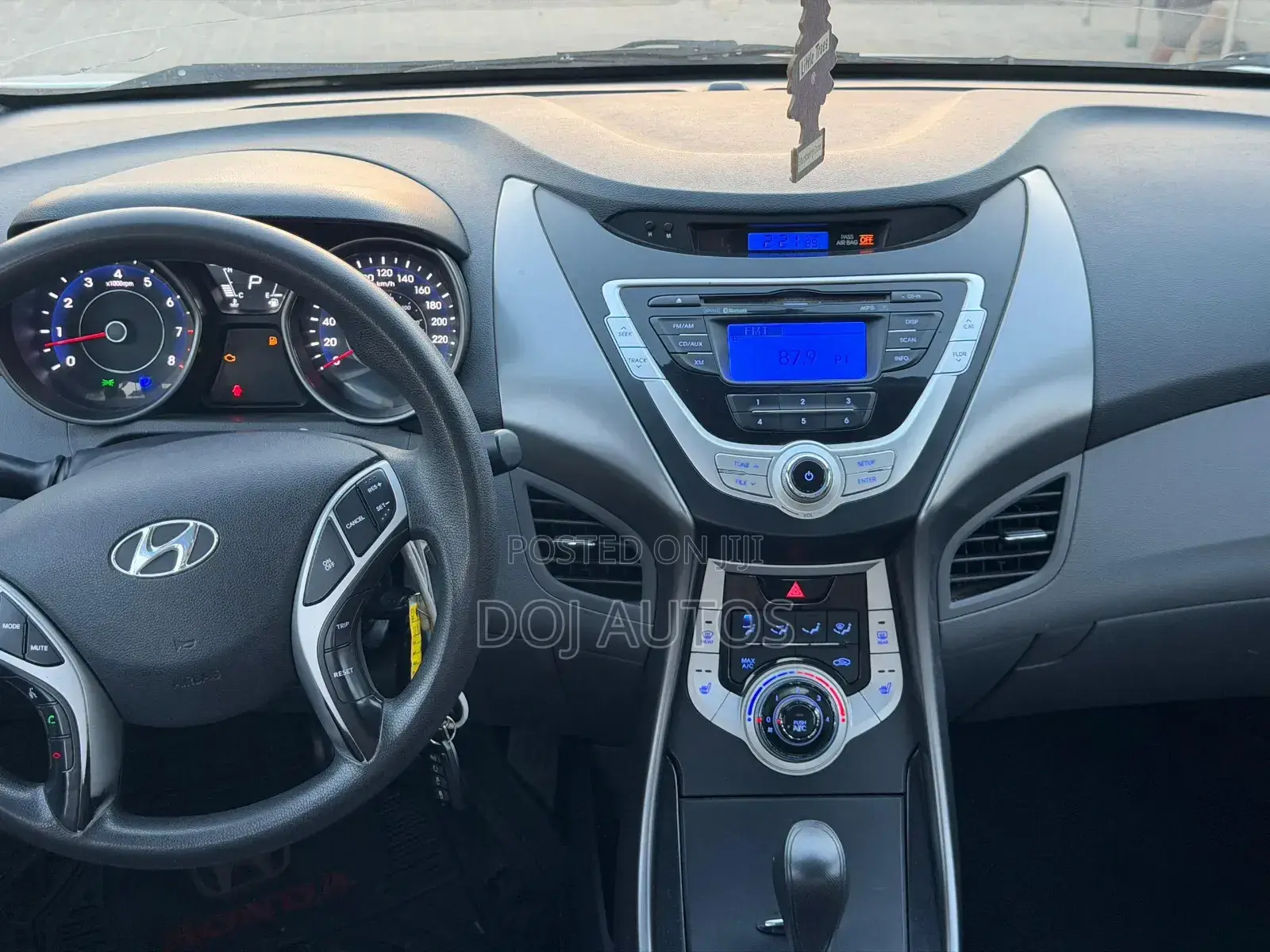 Hyundai Elantra 2012 White